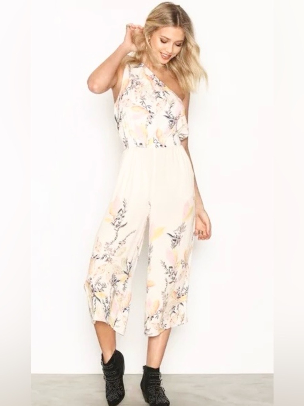 NWOT FREE PEOPLE ISLAND TIME ONE SHOULDER JUMPSUIT MEDIUM